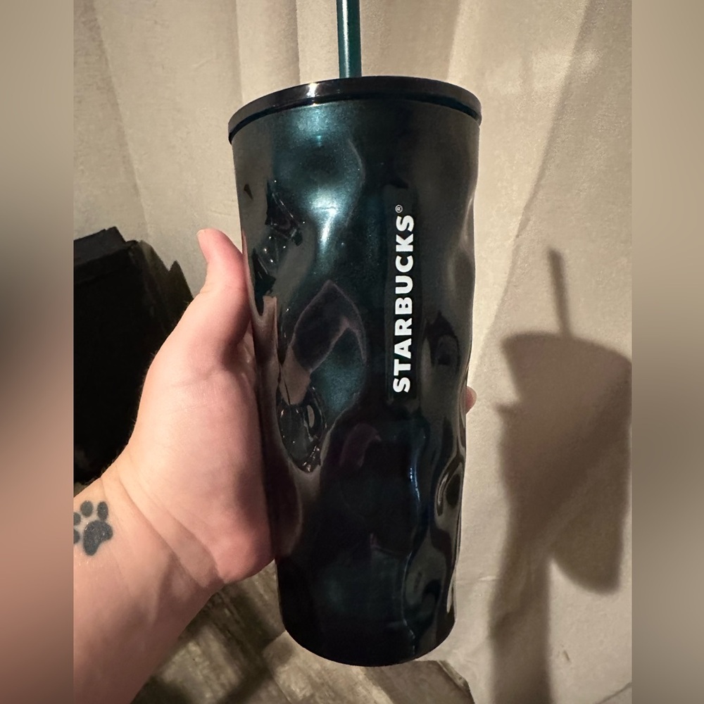 2021 green wavy Starbucks tumbler